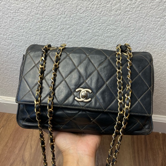 ❌SOLD ON E🅱️🅰️Y❌CHANEL CC black quilted shoulder bag CC logo turn lock Bag 💮 - Picture 7 of 17